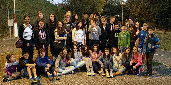 Fotografía de los alumnos londinenses en la ikastola